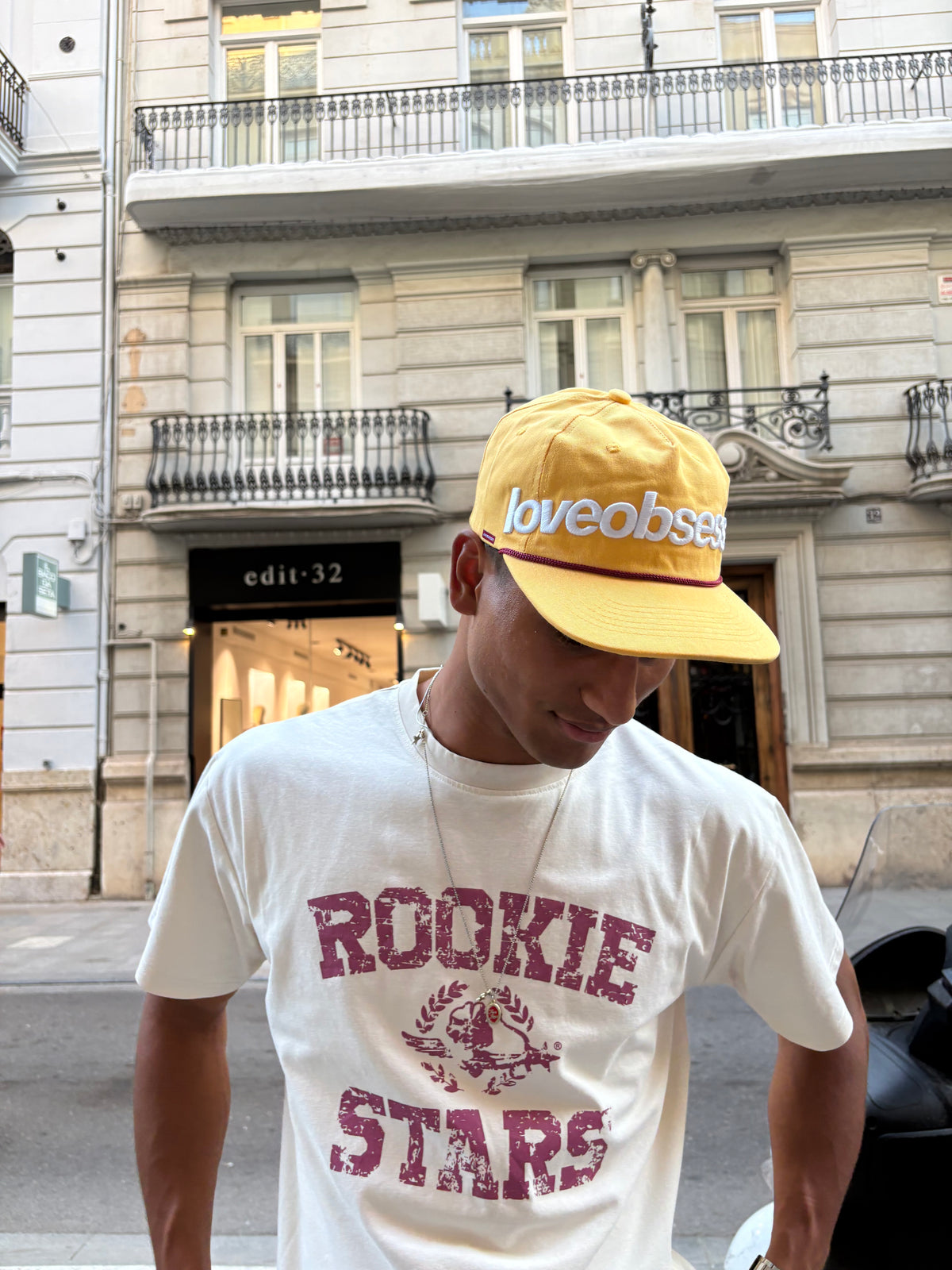 L'AMOUR JAUNE CAP