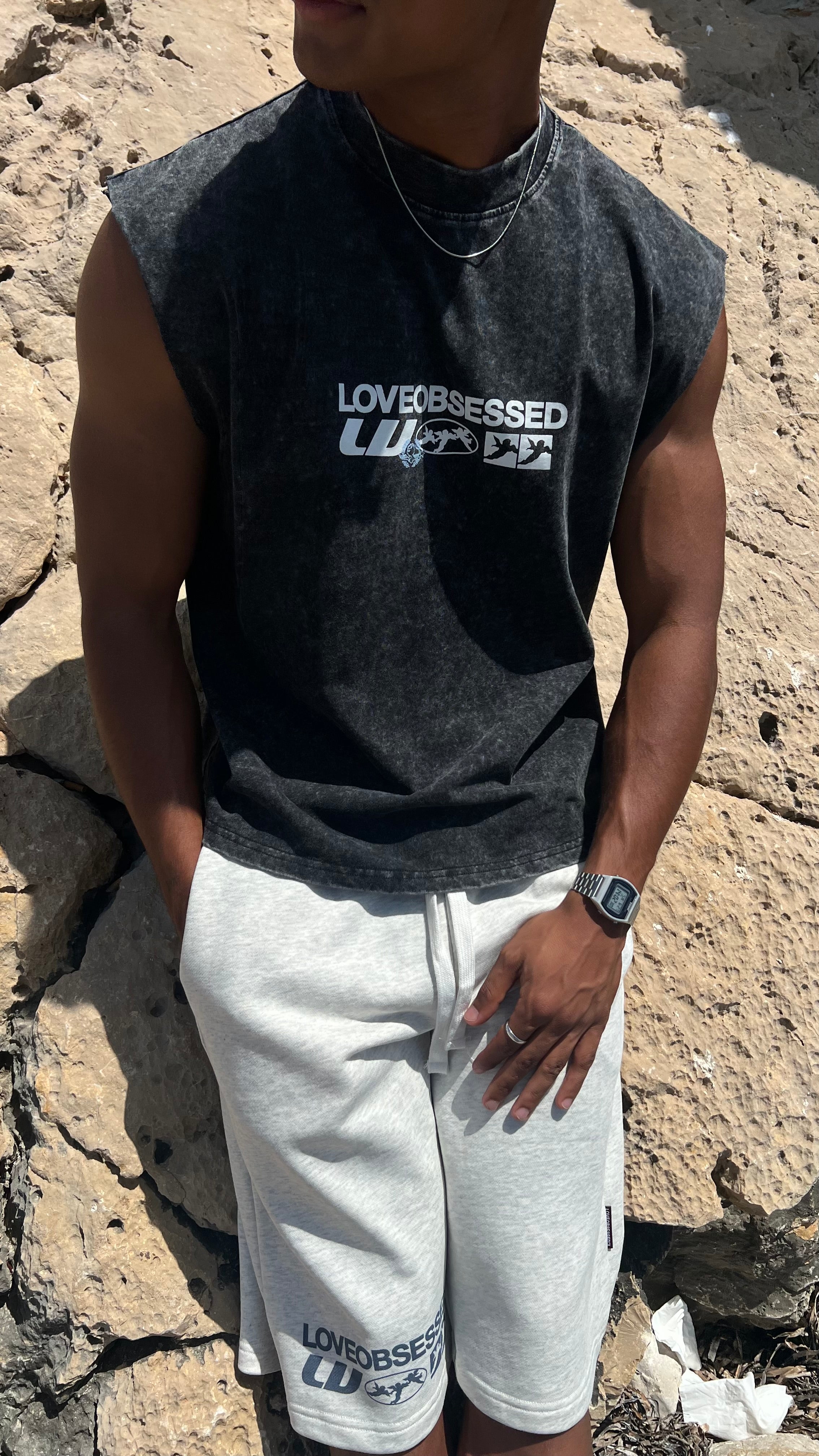 SANS MANCHES TEE